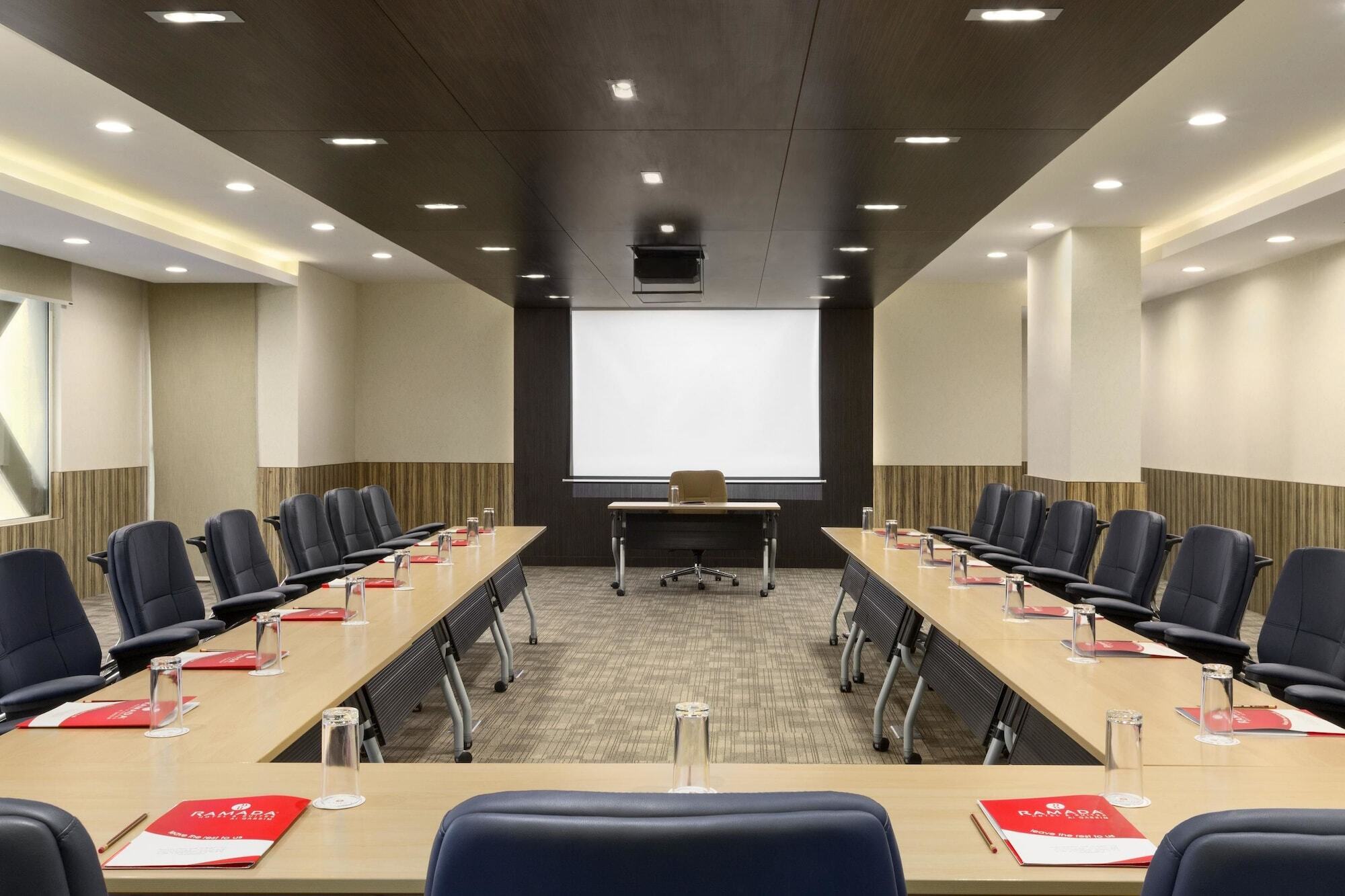 Ramada Hotel & Suites By Wyndham Al Qassim Al Bukayriah Exterior photo Meeting room